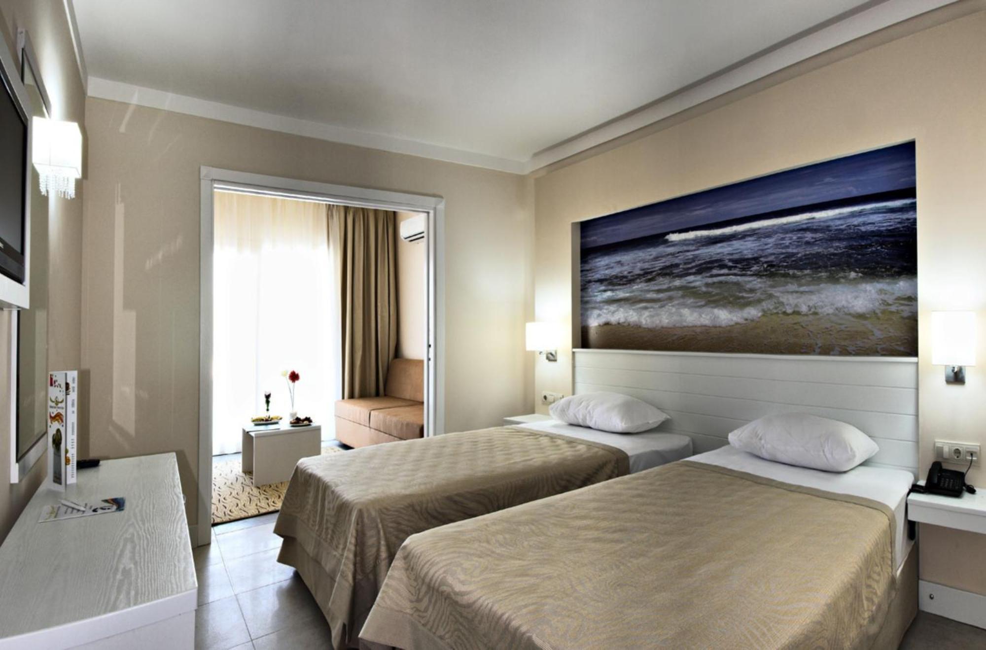 Batihan Beach Resort & Spa Kusadasi Exterior foto